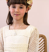 Collar medalla Virgen niña con perlas