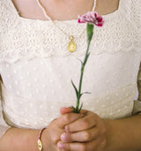 Collar medalla virgen milagrosa perlas