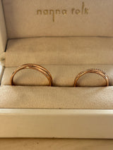 Alianza de boda cruzada en oro 18k