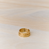 18-karätiger Gold-Ehering mit Facettenschliff