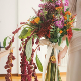 Bouquet da sposa con medaglia della Vergine di Guadalupe