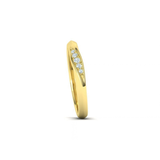 Alianza de boda artesanal Twist con diamantes en oro amarillo 18k