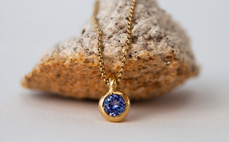 Collares de piedras preciosas