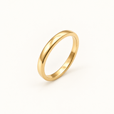 Alianza de boda Plana Soft oro amarillo de 18k, vista oblicua